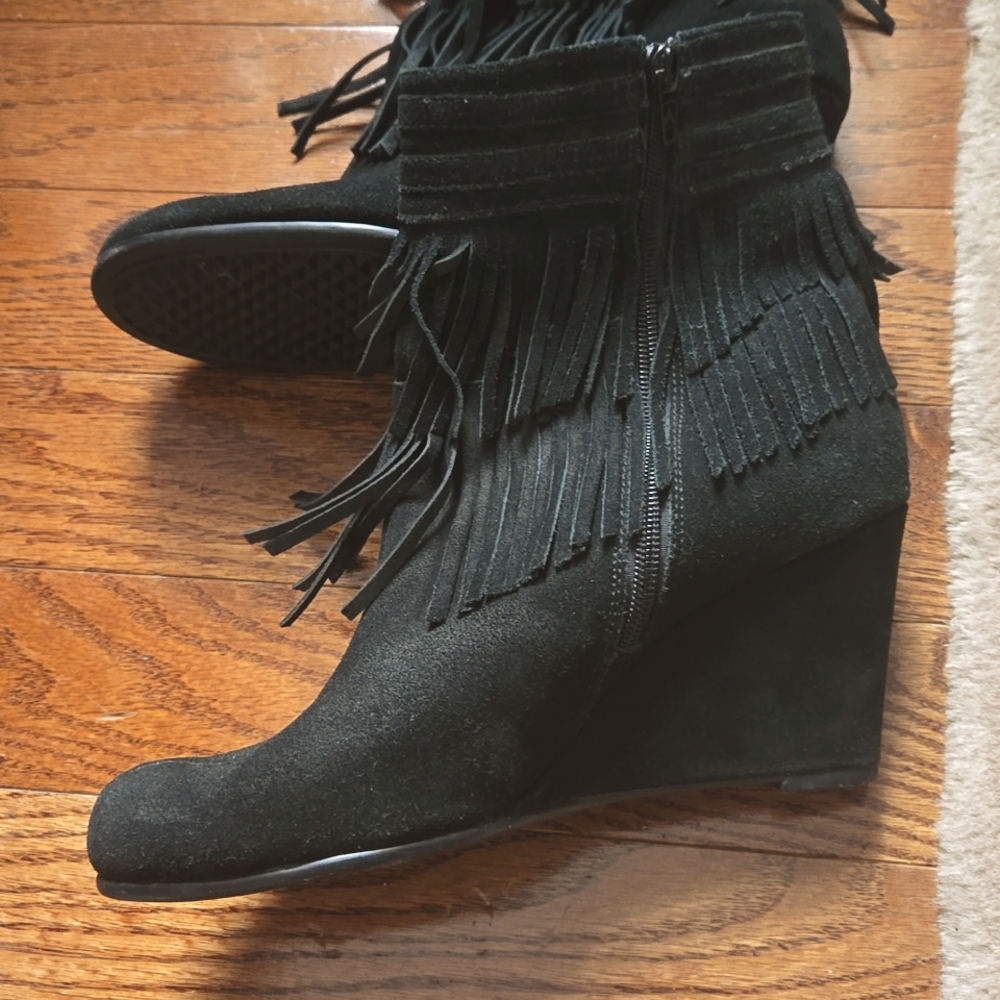 Pair of Size 9 Aerosoles Black Fringe Platform Ankle boots